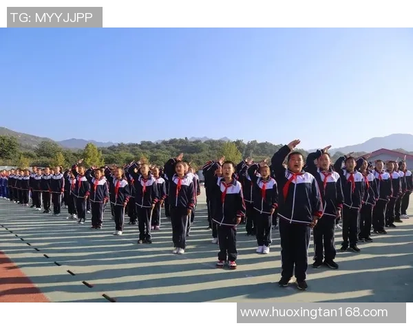 深度对话：探寻杨秀英在足球世界中的成长与奋斗历程